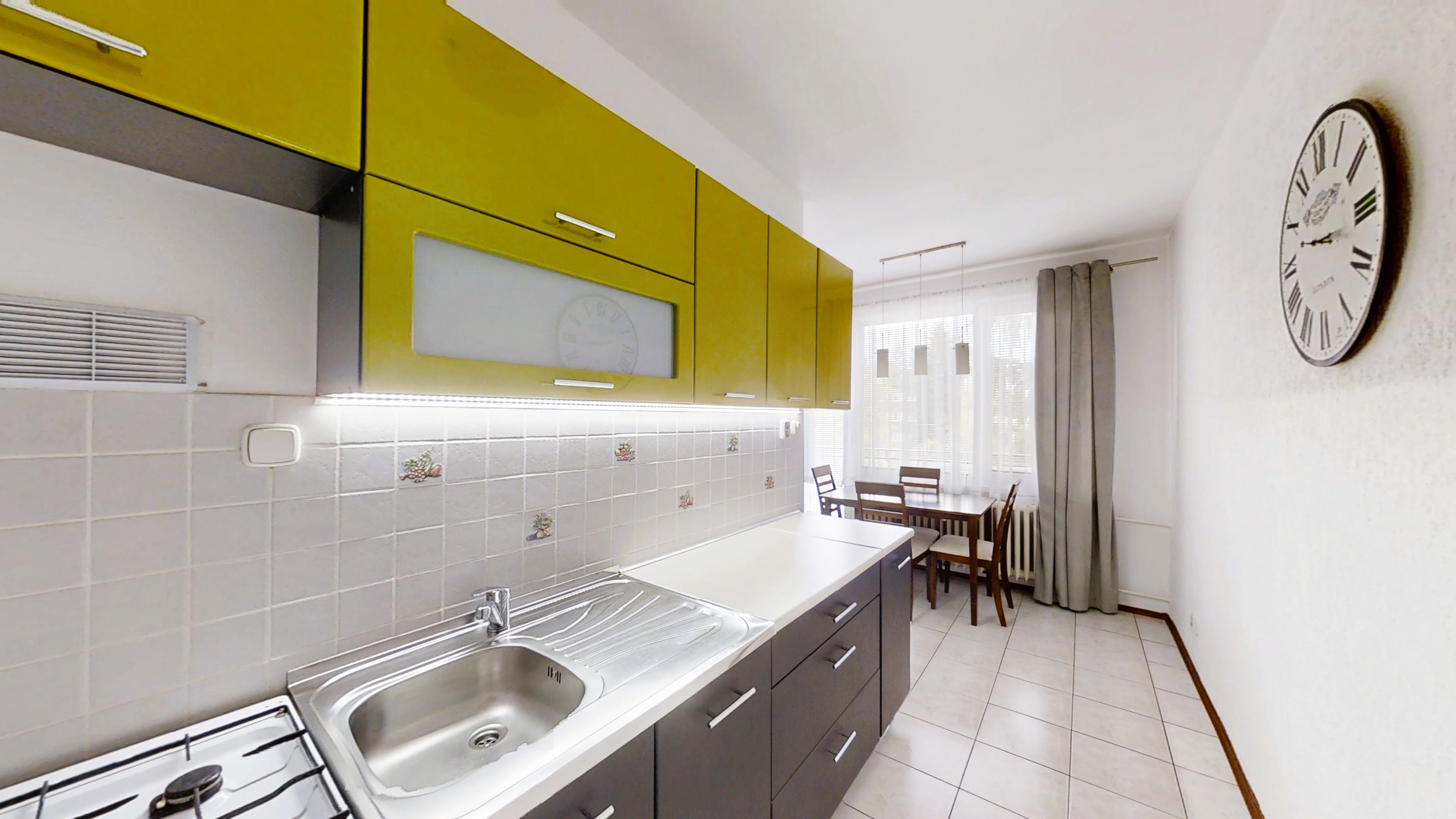 Priestranný 3-izbový byt s balkónom a lodžiou na Predmestskej ulici v Žiline