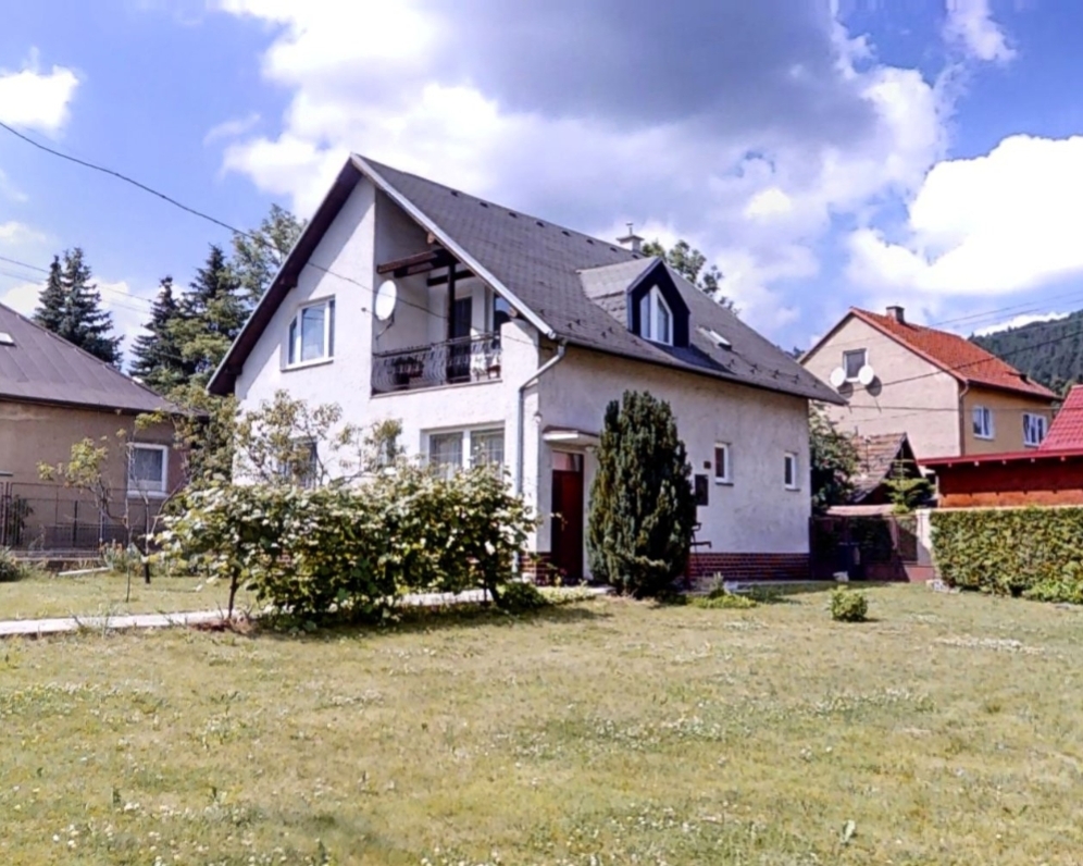 PREDANÝ 5-izb. RD - Považský Chlmec, Žilina