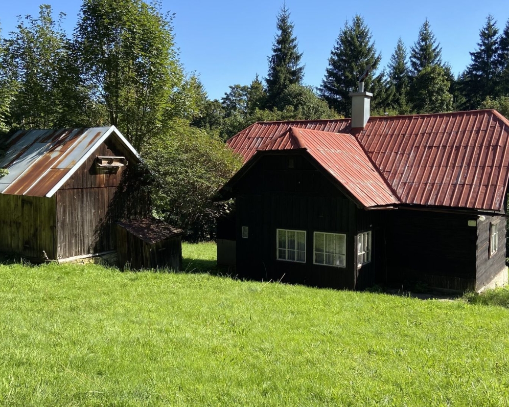 PREDANÝ Drevenica v pôvodnom stave - len 4 km od SKI Makov, okres Čadca