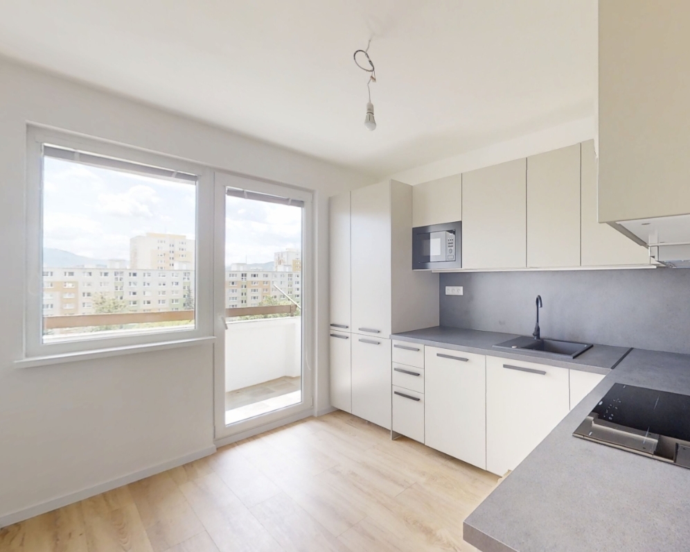 PREDANÝ Moderný 3-izbový byt po kompletnej rekonštrukcii | Žilina – Solinky | 70 m²